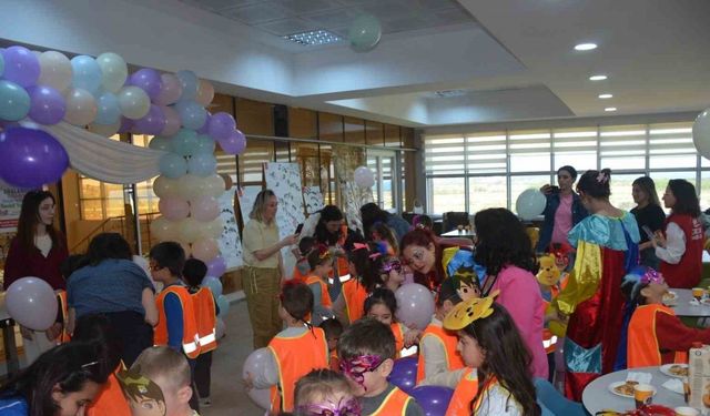 Sinop’ta "Düşlerden Tasarıma: Gençler ve Çocuklarla Renkli Yarınlara" projesi hayata geçirildi