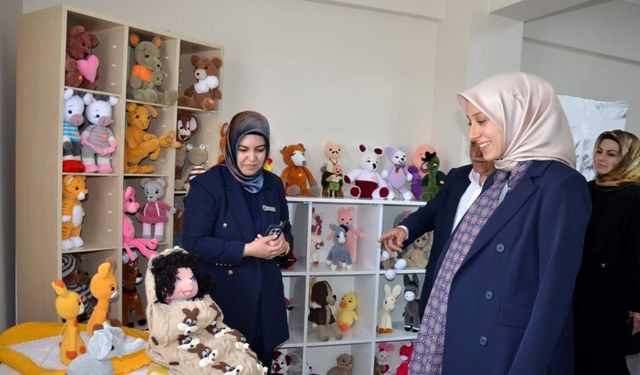 Tercan’da el emeği göz nuru ürünlerden oluşan sergi açıldı