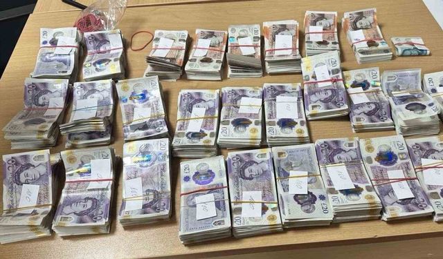 Tırın havalandırma kanalındaki 50 bin İngiliz sterlin komşuya kaldı
