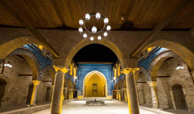 Tokat’ta restorasyonu tamamlanan 8 asırlık Gökmedrese ziyarete açıldı