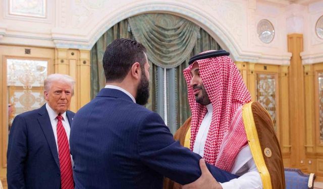 Trump, Riyad’da eş-Şara ile görüştü