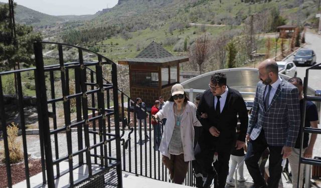 Türkan Şoray, 52 sonra "Mahpus" filminin çekildiği mekanı gezdi