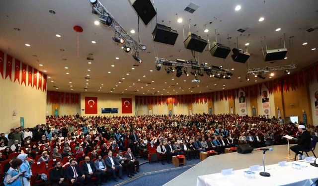 Türkiye Gençlik Vakfı’nın genel kuruluna yoğun ilgi