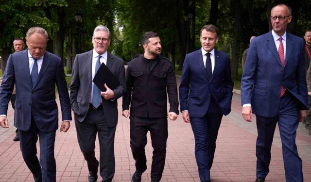 Ukrayna’da bir araya gelen Avrupalı liderlerden Rusya’ya yeni yaptırım tehdidi
