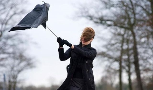 Uşak Valiliğinden kuvvetli rüzgar ve fırtına uyarısı