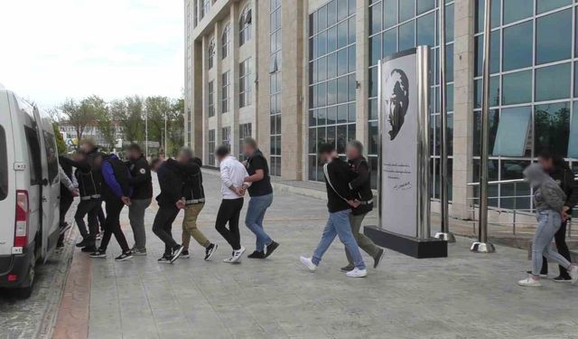 Uşak’ta 11 uyuşturucu satıcısı tutuklandı