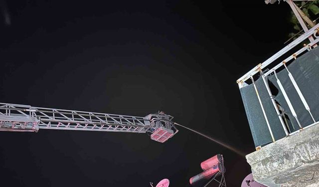 Uşak’ta 3 ev yangında zarar gördü