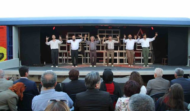 Vagon Sahne Uşak Tren Garı’nda perdelerini açtı