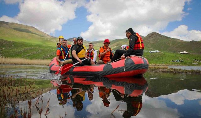 Vali Çelik, 3400 rakımda vatandaşlarla buluştu