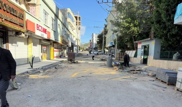 Vatandaşlar DEM’li belediyenin 3 aydır yolu ulaşıma açamamasına tepki gösterdi