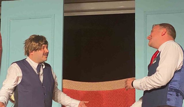 Yozgat Belediyesi Şehir Tiyatrosu sezon finali için sahnede