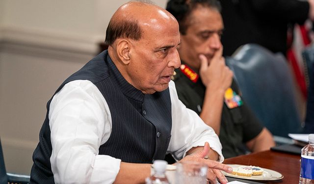 Hindistan: "Pakistan'ın nükleer silahları IAEA'nın denetimine verilmeli"