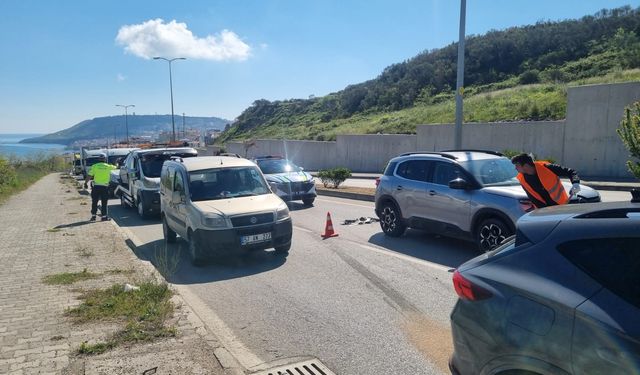 Sinop'ta 3 araçlı zincirleme kaza: 2 yaralı