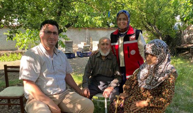 71 yıldır aynı yastığa baş koyuyorlar