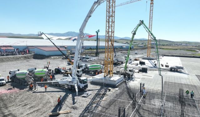 Doğu Anadolu’nun en büyük karma yaşam projesi V Mall Ağrı’nın temeli atıldı