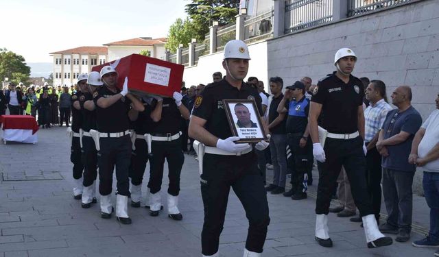 Hayatını kaybeden polis memuru törenle memleketine yolcu edildi