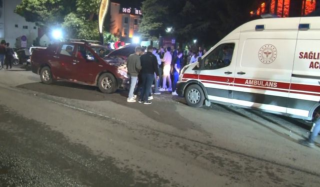 Kars’ta 4 araçlı zincirleme trafik kazası: 4 yaralı