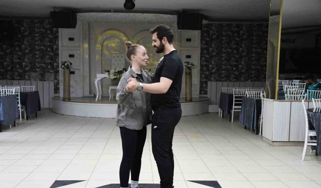 Mesafe tanımayan aşk, Ukraynalı gelinin zeybeği ile taçlanacak