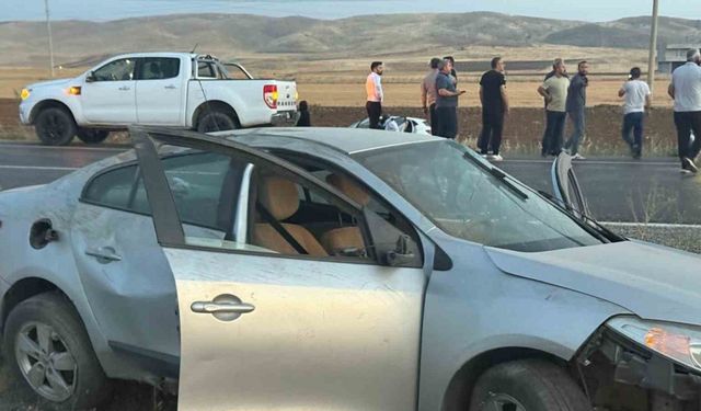 Siirt’te iki otomobil çarpıştı: 5 yaralı