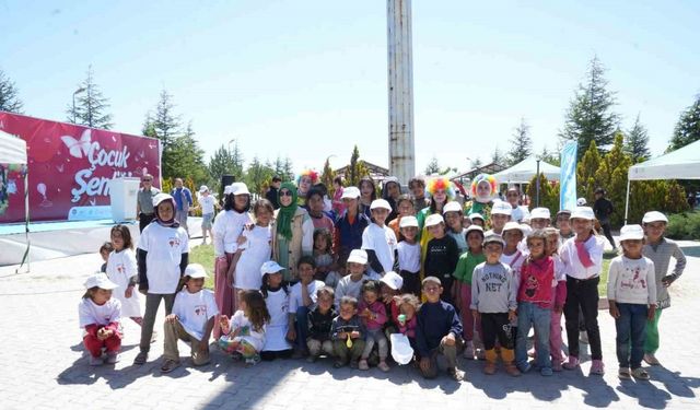 Tarlada değil, şenlikte buluştular