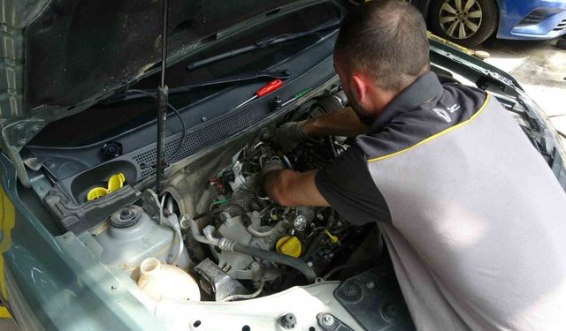 Trabzon’da sel hasarları servislere araç girişini artırdı