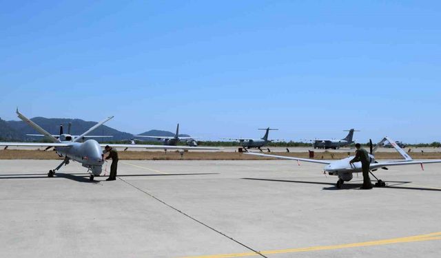 Türkiye’nin gururu İHA-SİHA pilot ve yer destek ekibi bayramda görev başında