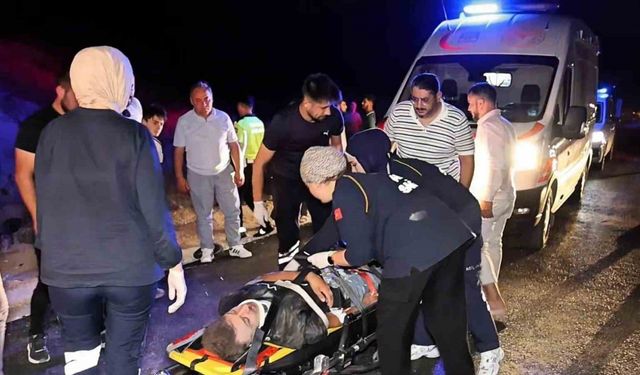 Alkollü ve ehliyetsiz sürücünün kontrolünden çıkan araç şarampole takla attı: 2 yaralı