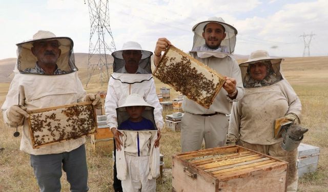 Emekli imam ve eşi zorlu yayla şartlarında üretimden vazgeçmiyor