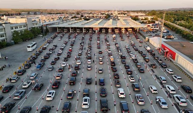 Gurbetçilerin binlerce kilometrelik sıla yolculuğu Kapıkule’de son buluyor