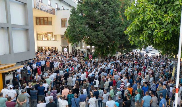 Manavgat’ta tutuklanan belediye başkanı Nefi Kara’ya destek mitingi