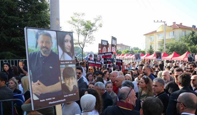 "Onlar arabalarını kurtarmaya giderken, bizim canlarımız içeride dumandan boğuluyordu"