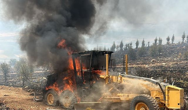 Orman yangınında iş makinesi hurdaya döndü
