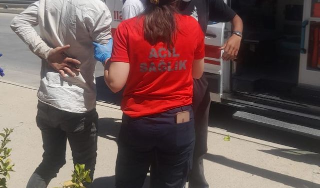 Otomobille motosiklet çarpıştı: 2 yaralı