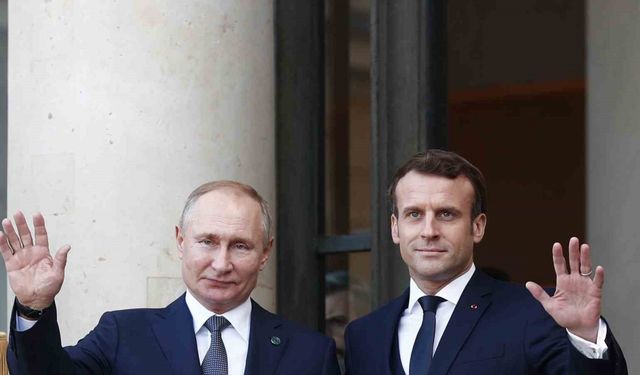 Putin ile Fransız mevkidaşı Macron arasında yaklaşık 3 yılın ardından ilk görüşme