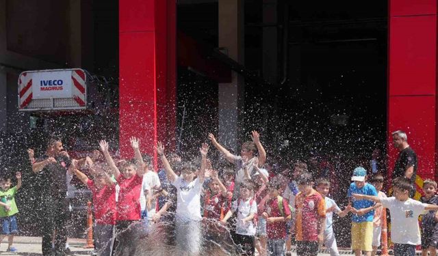 Sıcak yaz günü serinleten etkinlik