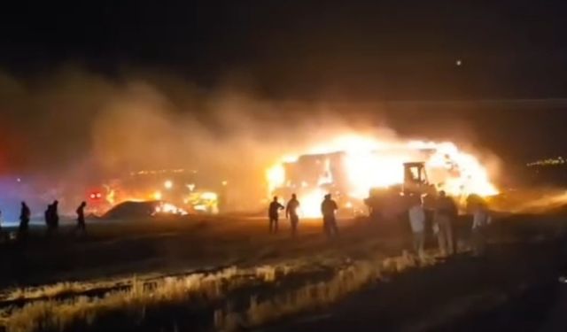 Siirt’te çıkan saman yangınına müdahale sürüyor