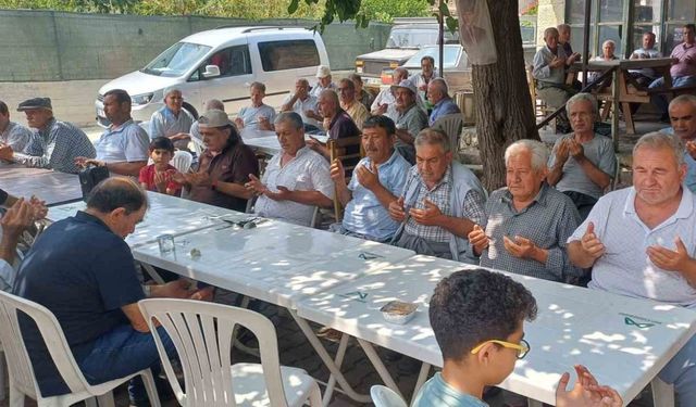 Tarsus’ta imece usulü aşure ikramı
