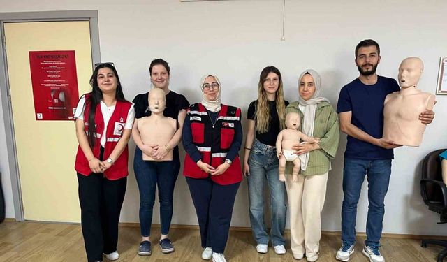 Türk Kızılay’dan ilk yardım eğitimleriyle hem bilinçlendirme hem destek