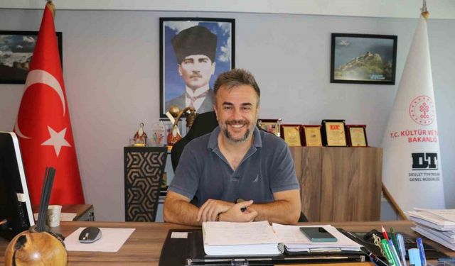 16 yaşında tanıştığı devlet tiyatrosuna müdür oldu