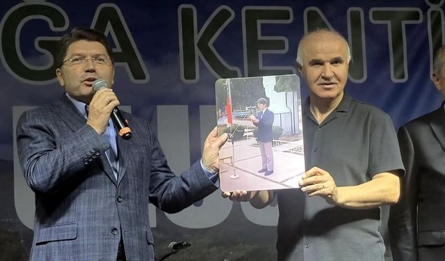 Adalet Bakanı Yılmaz Tunç’a duygulandıran hediye