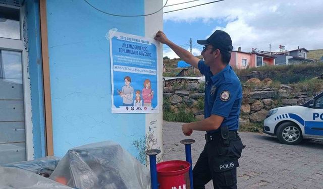 Ardahan’da polis ekiplerinden vatandaşa broşürlü uyarı