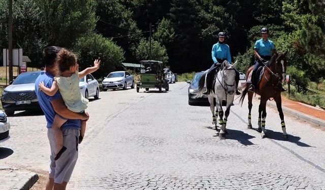 Atlı jandarma timleri Abant’ta görev başında