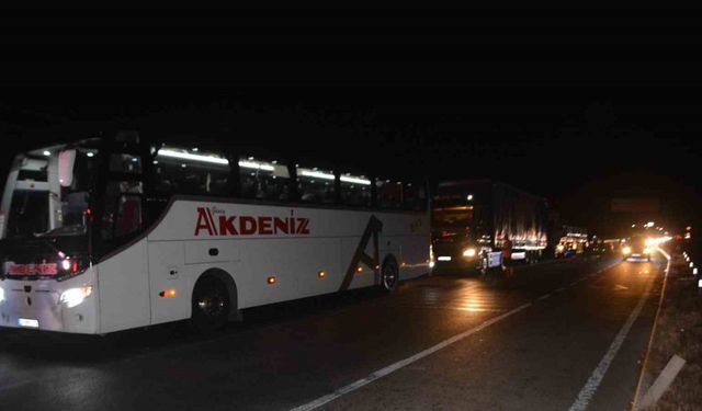 Ayvalık’ta kırmızı ışıkta zincirleme trafik kazası: 1 ölü, 3 yaralı