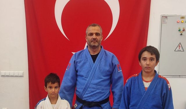 Baba ve oğulları judoda aynı yolda