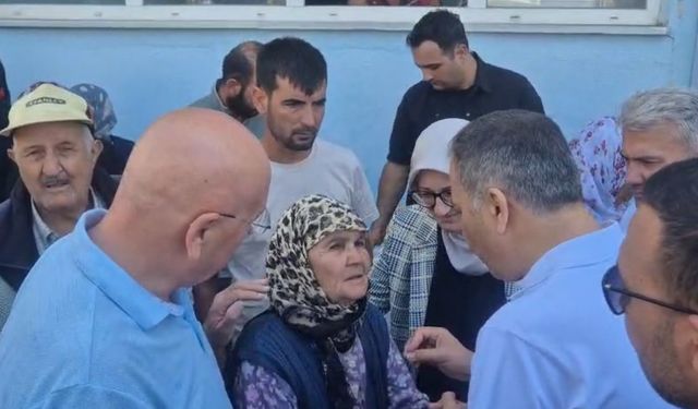 Bakan Yerlikaya, depremden etkilenen köyleri ziyaret etti
