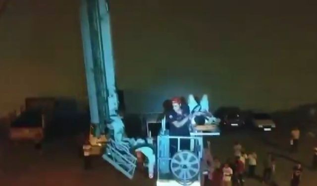 Balkondan düşen çocuk iş yeri çatısında mahsur kaldı