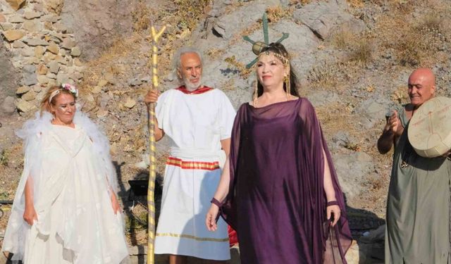 Bozcaada’da "Ozanın Günü ve Homeros Okuması" 24’üncü kez edebiyatseverlerle buluştu