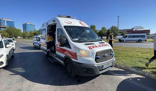 Dikkatsizlik kazaya neden oldu: 3 yaralı