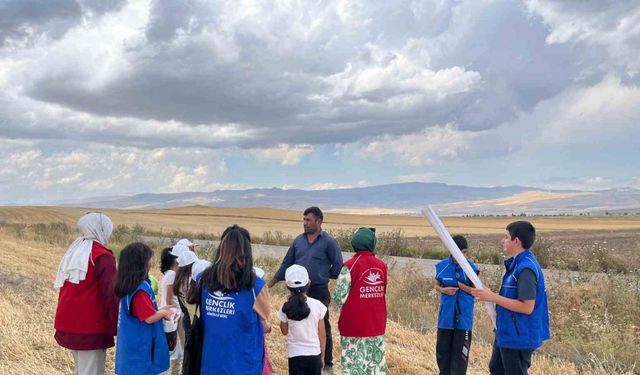 Diyadin’de gençler hasat sevincine ortak oldu