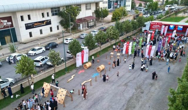 Geleneksel Oyunlar Tırı Muş’ta çocuklarla buluştu